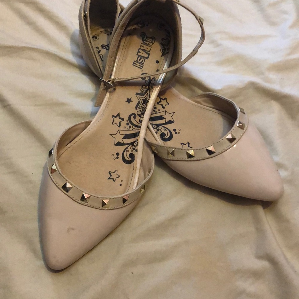 Brash pointy flats